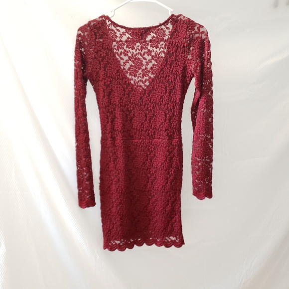 Burgundy Lace Dress! - Picture 4 of 5